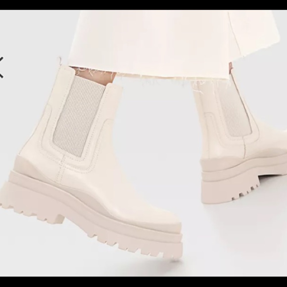 Chunky sole Chelsea boots in ecru